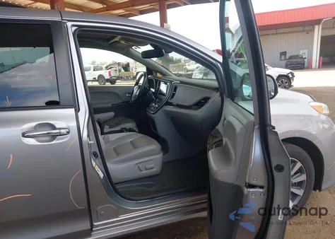 2018 Toyota Sienna Xle 7 Passenger z USA, uszkodzony, nr VIN 5TDDZ3DC9JS194491